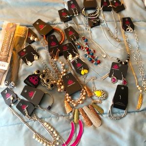 Paparazzi Accessories lot of 25 Jewelry Pieces!